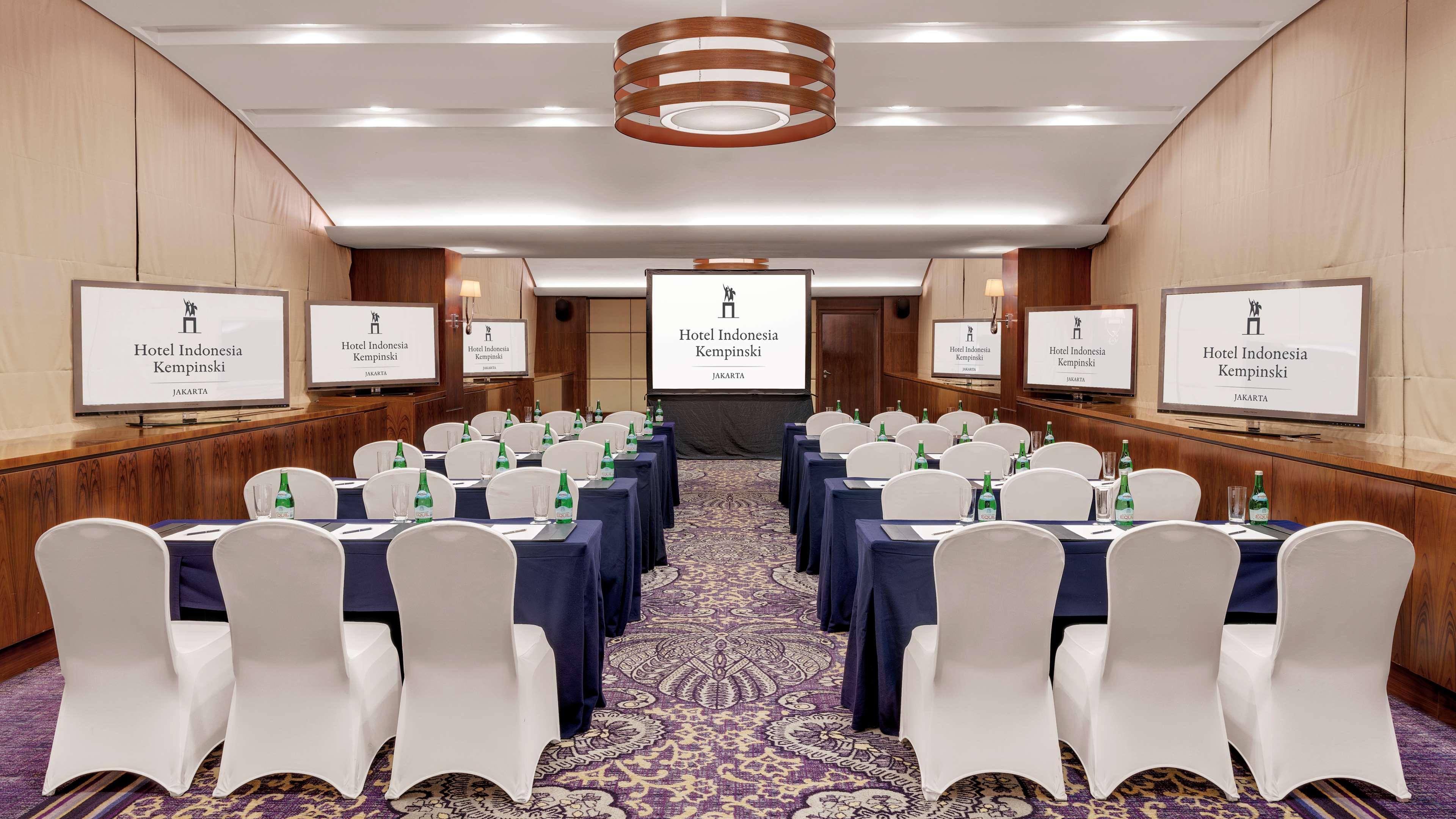 होटल Indonesia Kempinski 5*